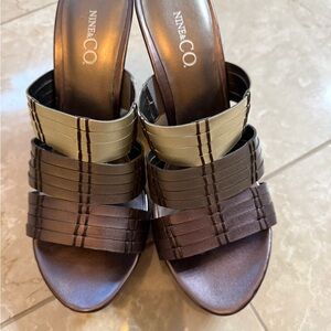 Nine & Co. Women's Brown and Tan Strappy Sandals